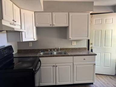 Main picture of 1627-1629 E 33rd St