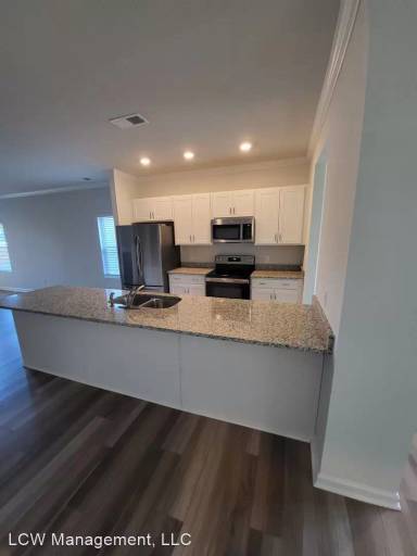 Main picture of 638 Cam Cir