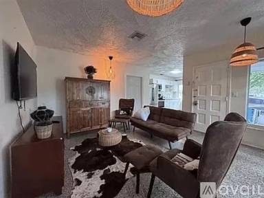 Main picture of 2040 E Hillsboro Blvd
