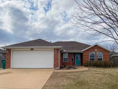 Main picture of 421 Firewood Dr
