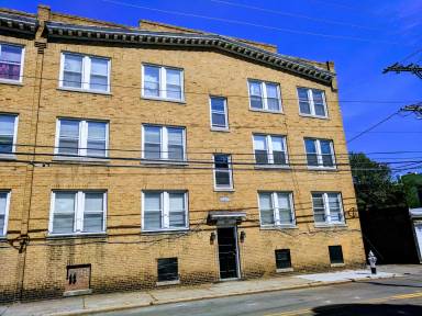 Main picture of 2900 Monument Ave