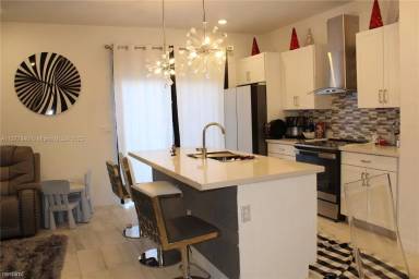 Main picture of 1769 SE 7th Ter