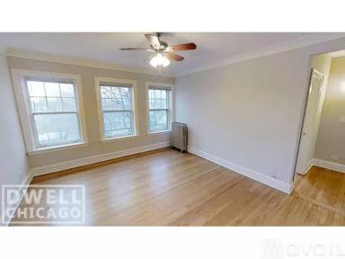 Main picture of 4915 N Damen Ave