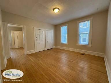 Main picture of 2208 2nd St NE