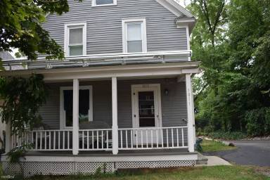 Main picture of 1003 S Main St