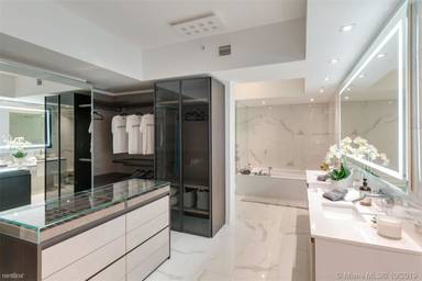 Main picture of 5000 Island Estates Dr