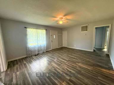 Main picture of 3439 SW Kirklawn Ave