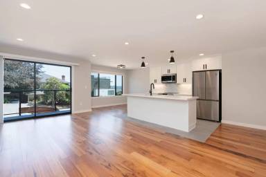 Main picture of 465 Garfield St