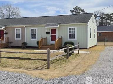 Main picture of 105 Oakwood Dr