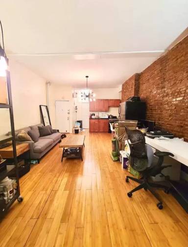 Main picture of 189 Bedford Ave