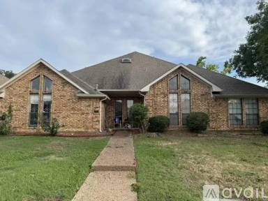 Main picture of 2808 Monet Pl