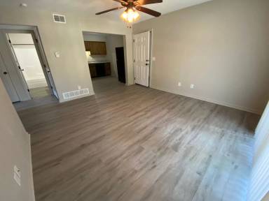 Main picture of 415 Grover St