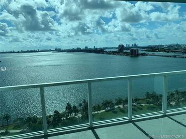 Main picture of Quantum on the Bay