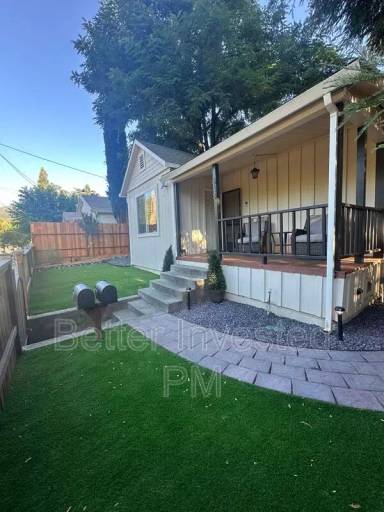 Main picture of 618 Walnut Ave