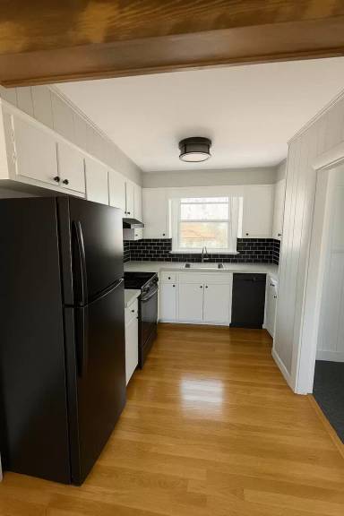 Main picture of 95 Stanton Ave
