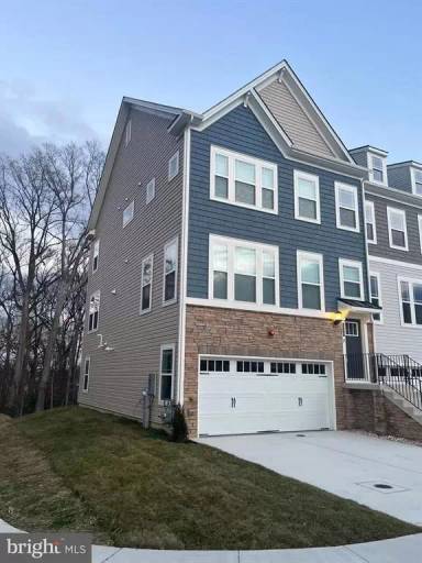 Main picture of 300 Sweetbay Rd