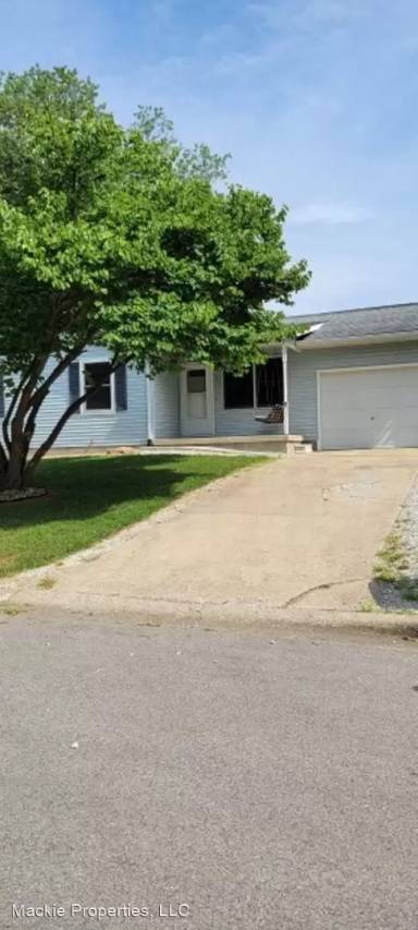 Main picture of 331 W Iroquois Dr