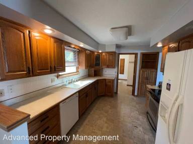 Main picture of 405 Warner Park Rd