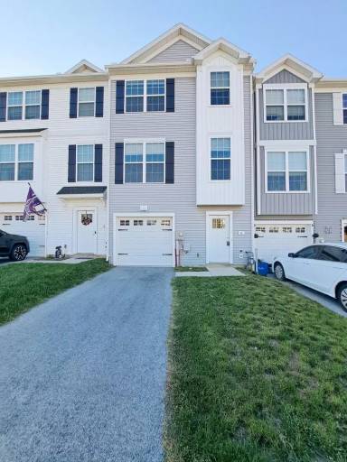 Main picture of 6 Pacer Dr