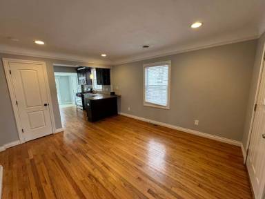 Main picture of 3876 Ellwood Ave