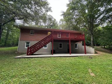 Main picture of 695 Doe Run Ln