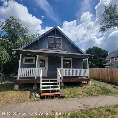 Main picture of 2112 N Astor St