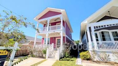 Main picture of 121 N C St
