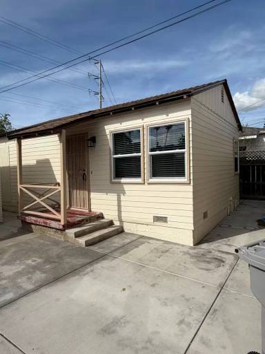 Main picture of 4832 Kansas St