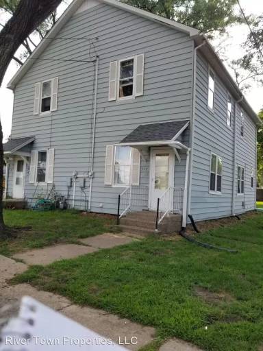 Main picture of 317 Broadway St