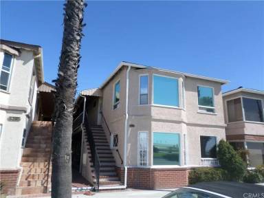 Main picture of 5239 E Ocean Blvd