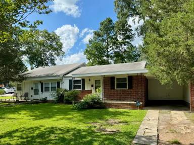 Main picture of 219 Waldo St