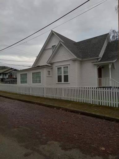 Main picture of 1205 SE Mill St
