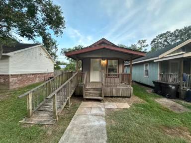 Main picture of 1710 James St