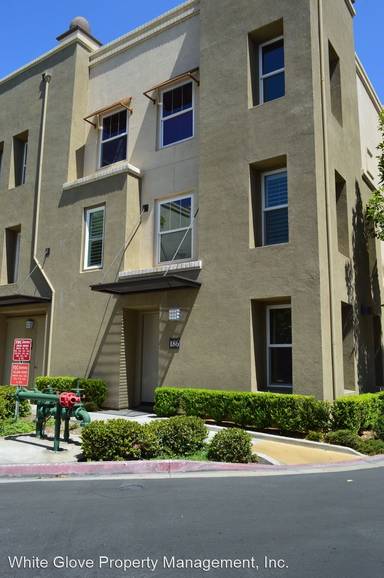 Main picture of 186 Village Ct