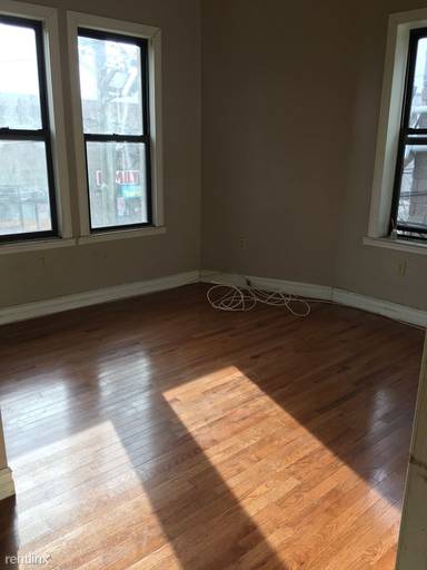 Main picture of 4809 Broadway