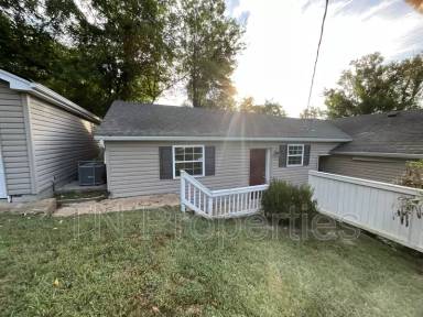Main picture of 1501 McGavock Pike