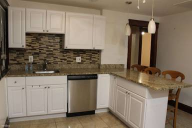 Main picture of 9 Taylor St