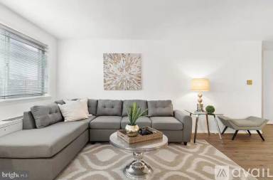 Main picture of Columbia Knoll Condominiums