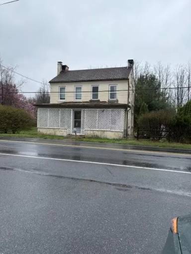 Main picture of 2844 Moselem Springs Rd