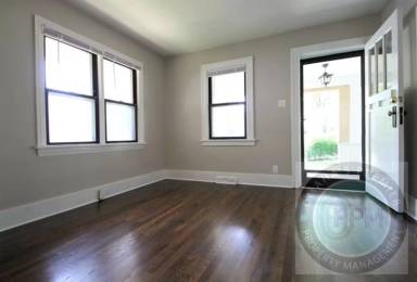 Main picture of 4874 Maple St