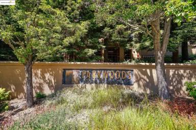Main picture of Parkwoods Condos