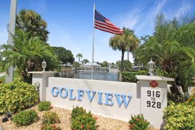 Main picture of 918 Capri Isles Blvd