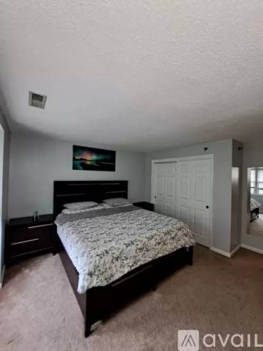 Main picture of 124 Tennis Plaza Rd
