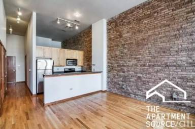 Main picture of 2934 N Milwaukee Ave