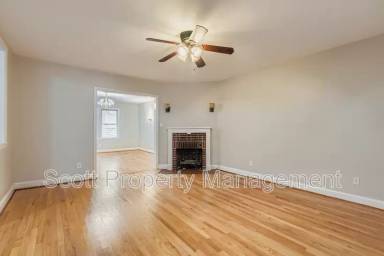 Main picture of 824 E 33rd St