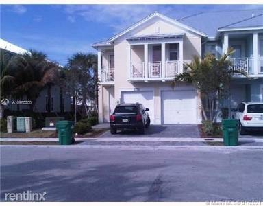 Main picture of 10735 NW 75th St