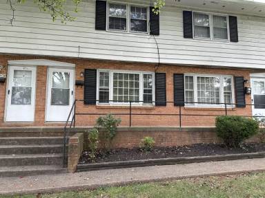 Main picture of 898 Hendrick St