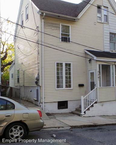 Main picture of 739 2nd Ave