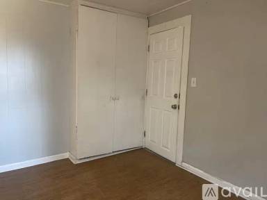 Main picture of 201 Elyria St