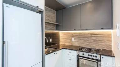 Main picture of 87 Montrose Ave